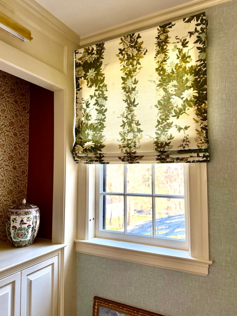 Botanical patterned Roman shade